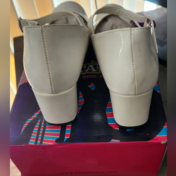 White Babydoll Patent Leather Shoes - Picture 3 of 4